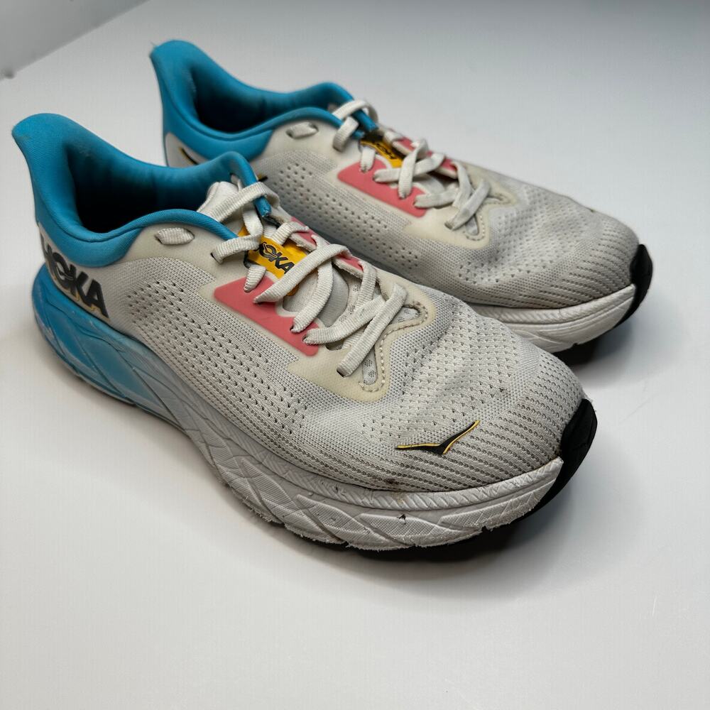 HOKA Arahi 7 Blanc De Blanc Swim Day Sneakers